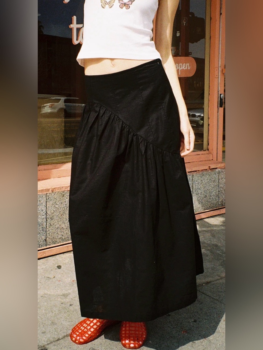 Lisa Sats Gah Caviar Twill color
Maeve Midi Skirt, large.